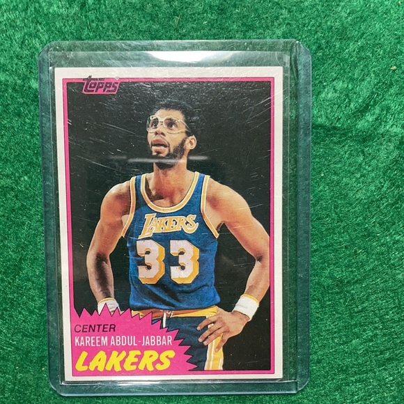 Basketball cards - Picture 2 of 5
